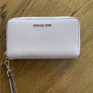 Micheal Kors Large Smartphone Wristlet